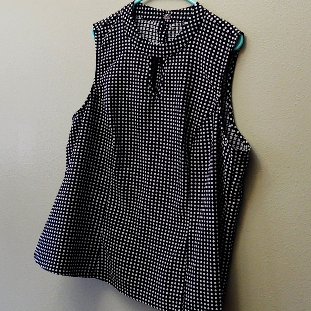 XL polka dot
